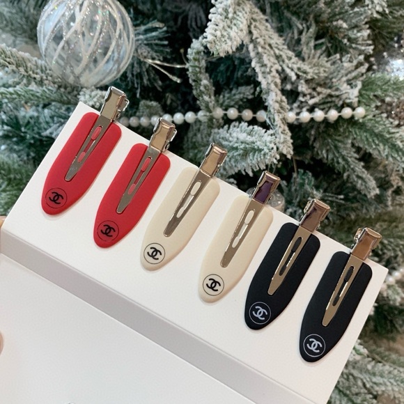 Chanel VIP Hair Clips - Picture 1 of 3